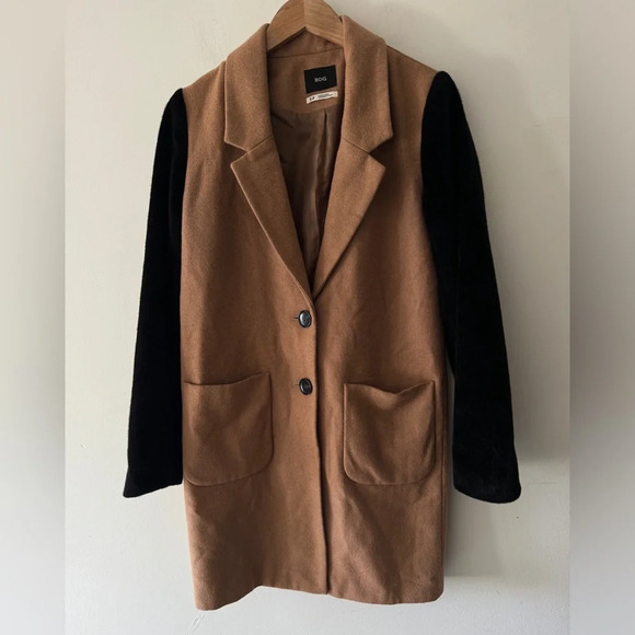 NWOT Urban Outfitters BDG Wool Camel Coat Pea Coat Winter Coat in Black and Tan - Picture 1 of 6